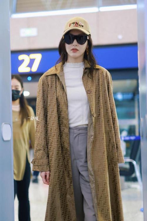 唐嫣冬季穿搭的生活照_保暖又时髦,毛衣+阔腿裤太会了! 唐嫣冬季穿搭的生活照_保暖又时髦,毛衣+阔腿裤太会了!