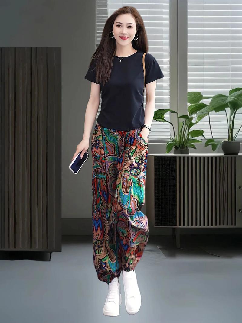 花色上衣搭配什么裤子好看_牛仔裤显高,阔腿裤慵懒,短裙青春,西装裤专业,运动裤舒适 花色上衣搭配什么裤子好看_牛仔裤显高,阔腿裤慵懒,短裙青春,西装裤专业,运动裤舒适