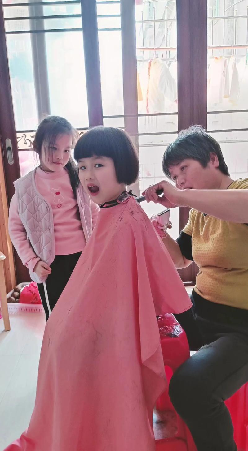 中午12点可以剪头发吗_中午理发店照常但或有午休，建议提前预约