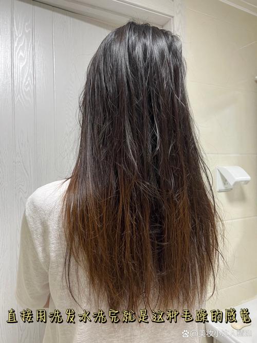 刚长出来的头发很细_细软发质是正常的，调整生活习惯和头皮护理可改善