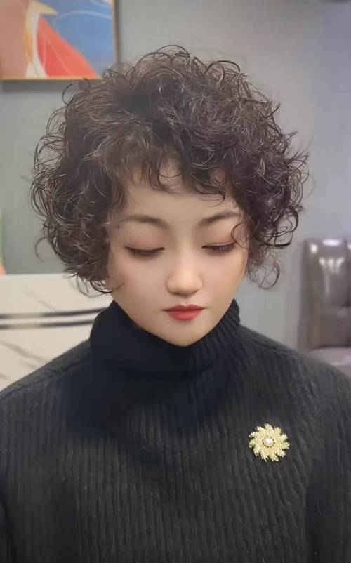 最时髦的短发烫_时尚变美新选择