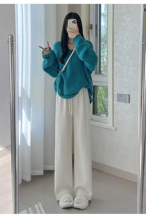 雪尼尔阔腿裤配什么鞋_时尚舒适显性感 雪尼尔阔腿裤配什么鞋_时尚舒适显性感