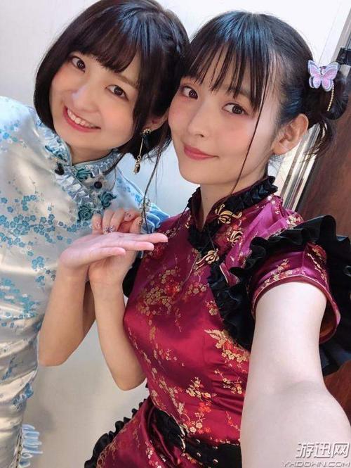 唐装上衣下身搭配什么好看_唐装上衣搭配裤子，风格多变，颜色选择多样