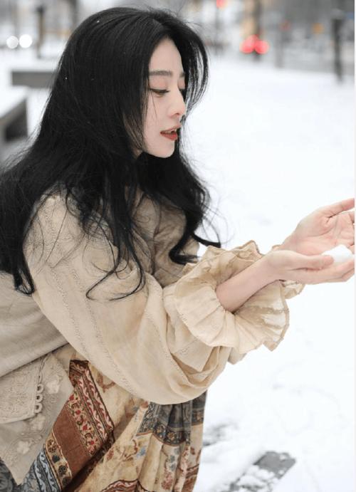 范冰冰冬季穿搭_时尚多变，魅力十足！