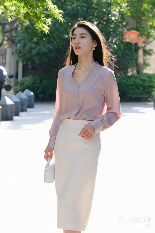 微透真丝衬衫怎么搭配_优雅百搭，夏日必备！