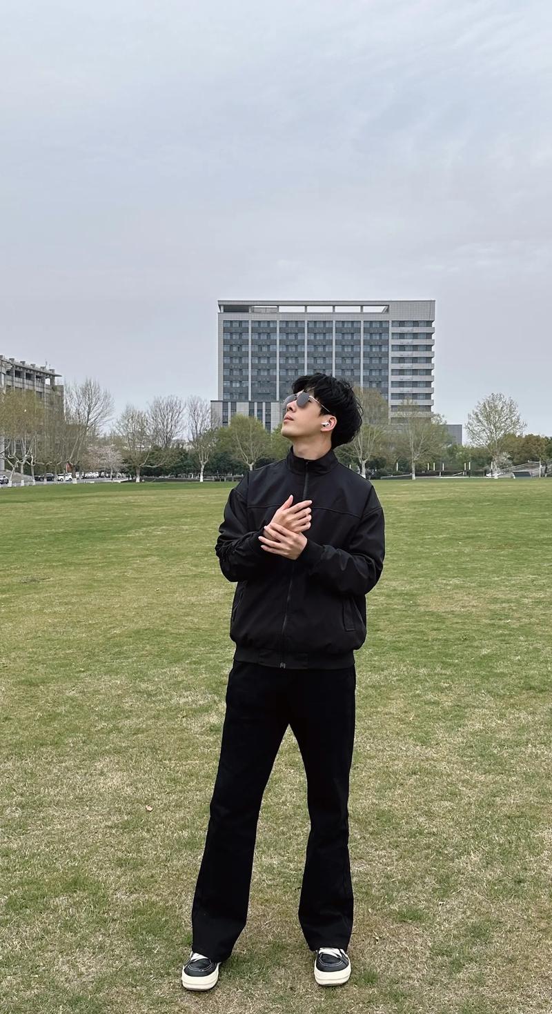 又瘦又高的男生适合穿什么衣服_穿出好比例 又瘦又高的男生适合穿什么衣服_穿出好比例