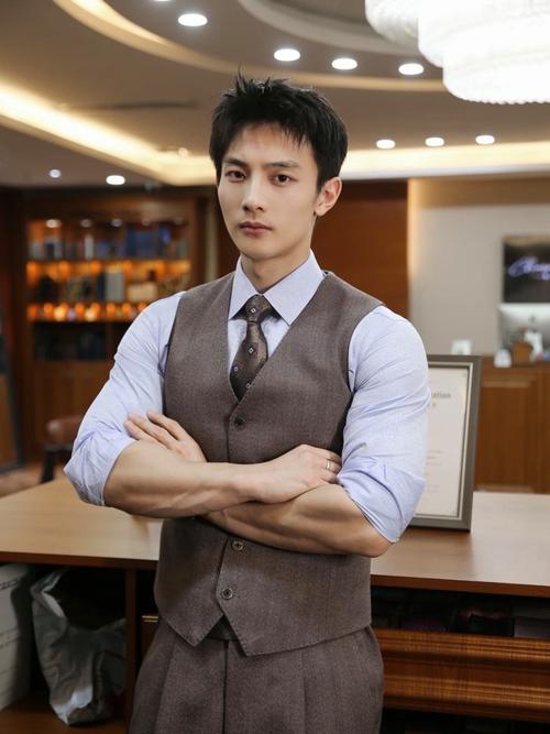 穿正装照片发型不能改_发型简约气质,穿搭大气舒适 穿正装照片发型不能改_发型简约气质,穿搭大气舒适