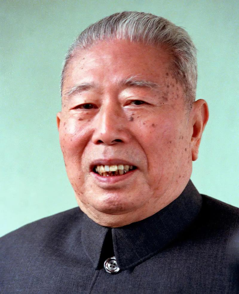 官员发型暗含政治语言，不同地区风格各异