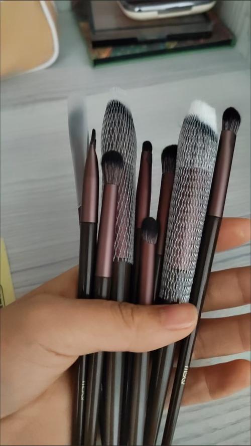 魅卡秀和魅丝蔻的化妆刷哪个好_抗菌不掉毛，粉底遮瑕口红通刷！