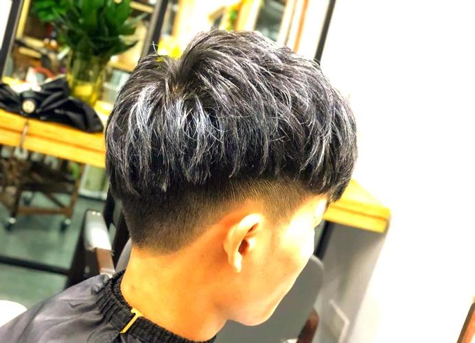 马盖子头发型_传统短发文化