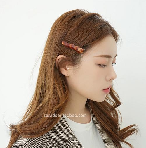 夹一半掉一半的刘海_半长刘海梳起,解决顶秃,展现个性魅力 夹一半掉一半的刘海_半长刘海梳起,解决顶秃,展现个性魅力