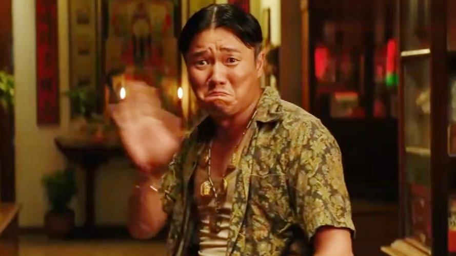 唐探肖央的发型_《唐探肖央》新发型引热议,王宝强受伤坚持拍,悬疑喜剧融合成功 唐探肖央的发型_《唐探肖央》新发型引热议,王宝强受伤坚持拍,悬疑喜剧融合成功