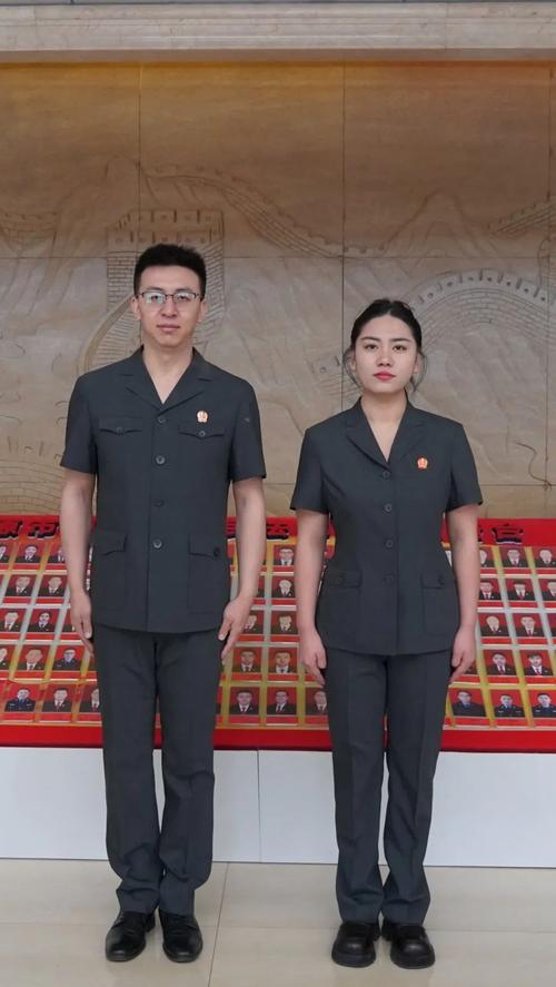 法院制服要扎头发_法院制服规范着装，展现司法权威与专业形象