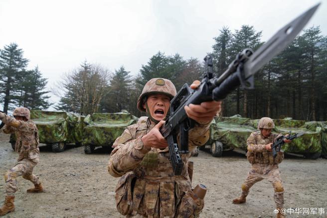 突刺的动作特点_腰突训练 近战突刺技巧