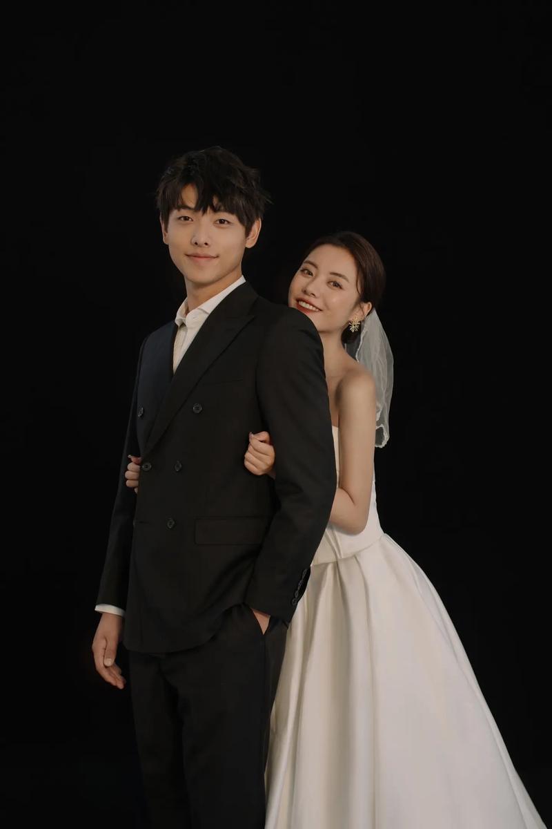 拍结婚照时会给男生做发型吗_新郎婚前发型怎么弄？3-7天前修剪最合适