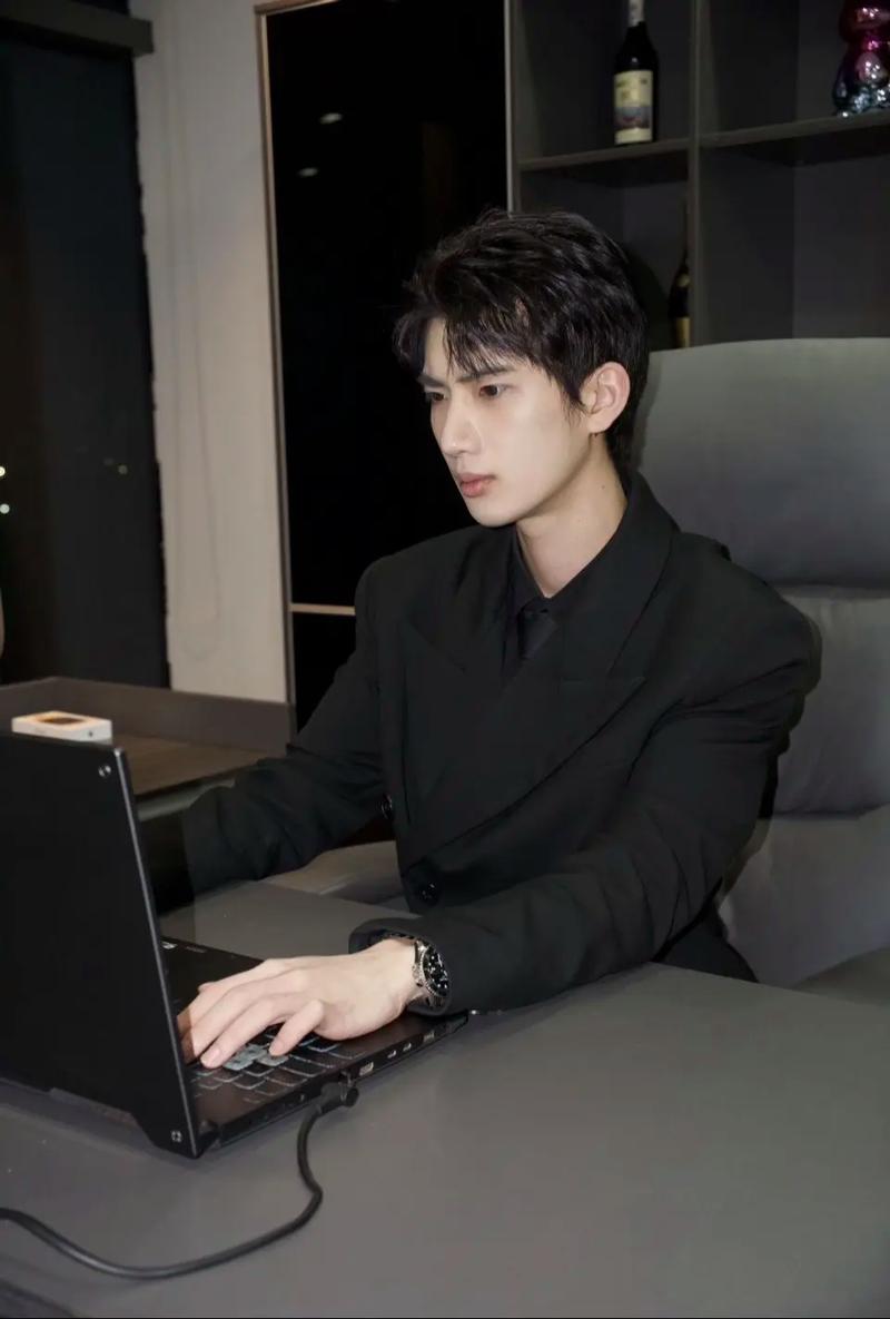 富二代一般发型很时髦_富二代发型引领潮流，展现不经意奢华