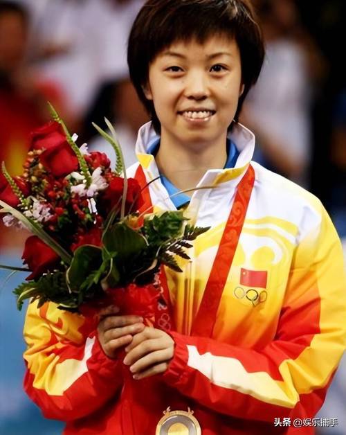 张怡宁发型_张怡宁澳门展帅气，邓亚萍52岁依然干练！