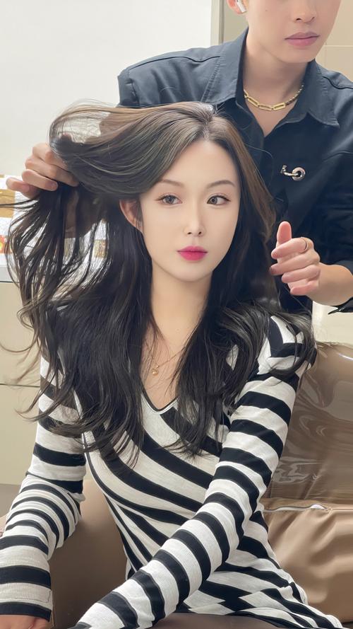 绝美发型_短发造型多，修饰脸型显个性