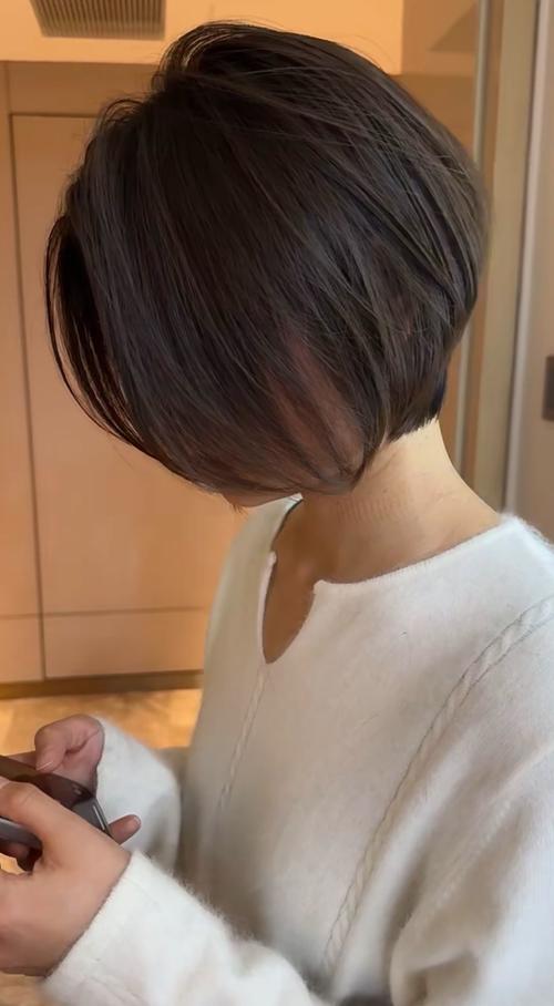 待产剪短发_待产期剪短发？方便又安全！