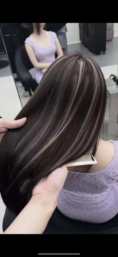 漂两遍的头发是什么颜色_漂发两次新根变黄怎么办? 漂两遍的头发是什么颜色_漂发两次新根变黄怎么办?