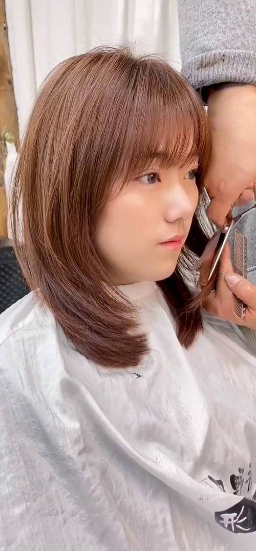 有弧形窝的刘海叫什么_括弧八字圆弧刘海，修饰脸型显五官！