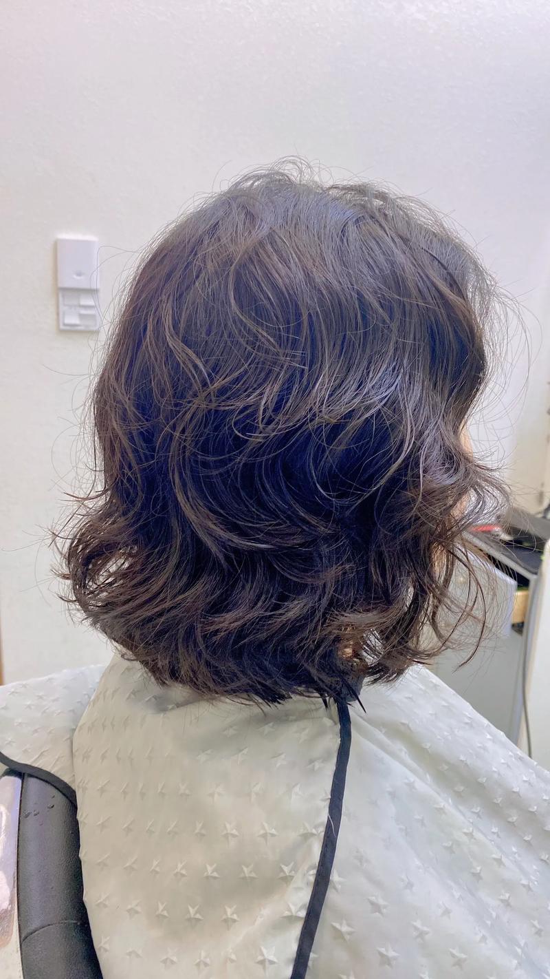 快过年了提前多久做头发好_春节前一个月烫发半个月染发，发型自然不扎堆