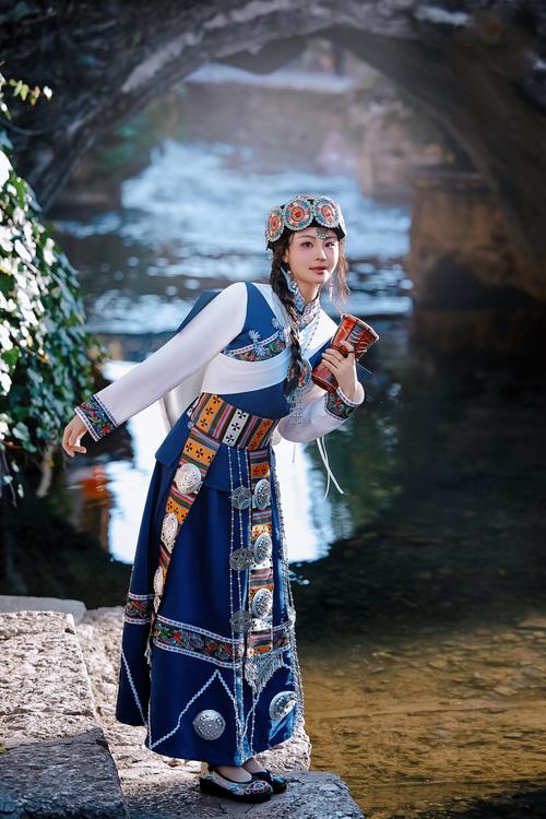 一月份去丽江穿什么衣服合适_丽江冬天冷，早晚温差大，穿暖点！