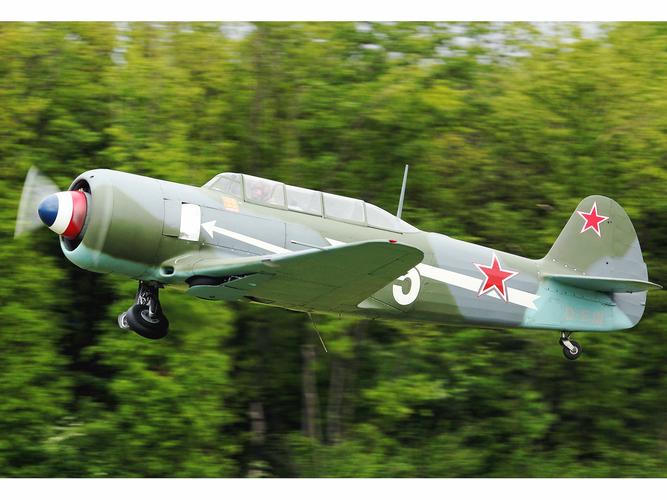 小型螺旋桨民用教练机_提升飞行训练安全与性能