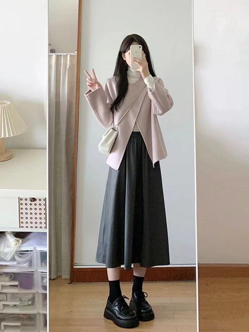 套裙外面配什么外套_秋季外套配裙装,优雅又时髦! 套裙外面配什么外套_秋季外套配裙装,优雅又时髦!